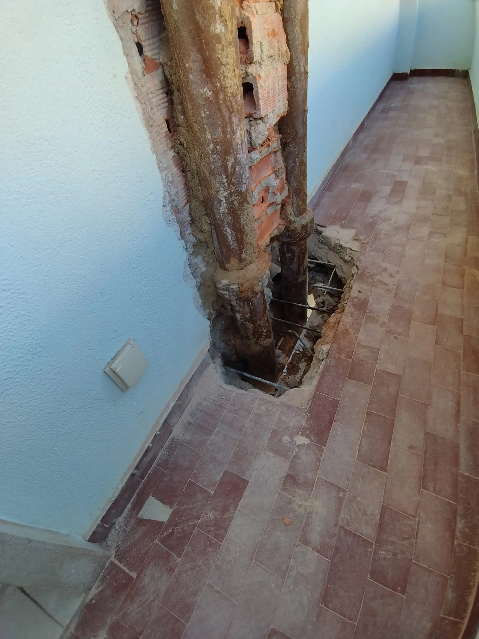 Canalização de esgoto Gobeli 2