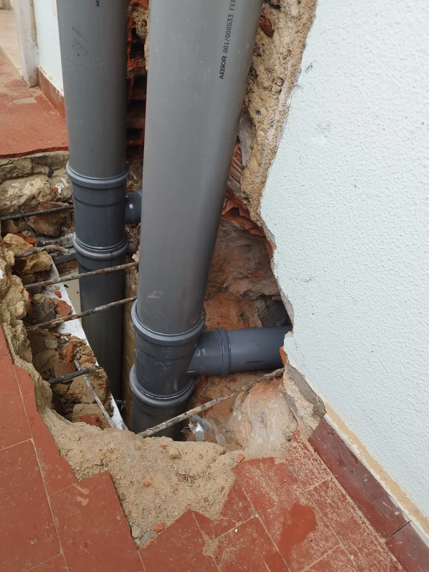 Canalização de esgoto Gobeli 3